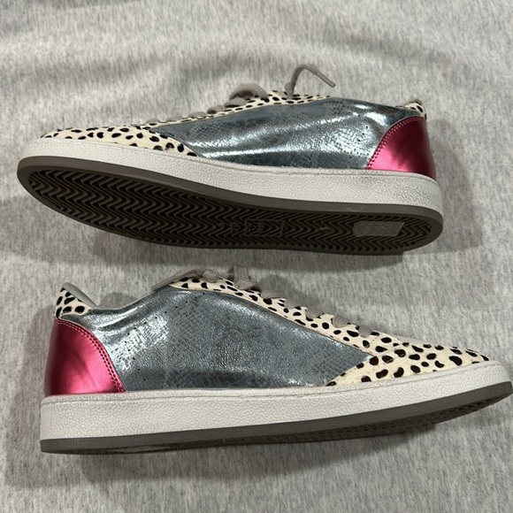 Brand new boutique style retro sneakers. - Picture 3 of 5